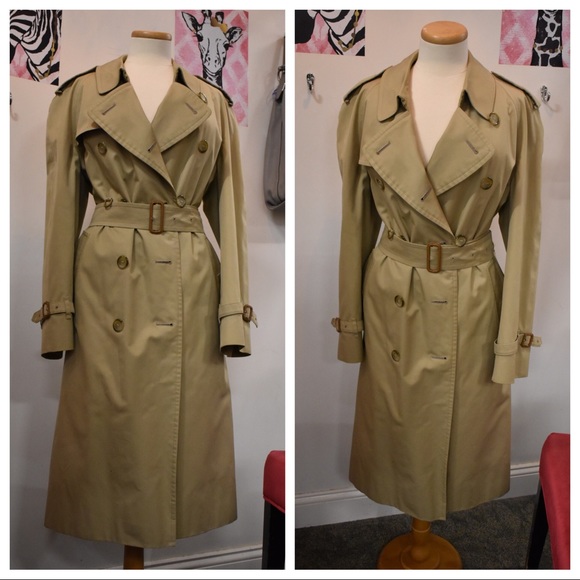 🌟Burberry Trench🌟 SOLD ❌❌ - Picture 2 of 8